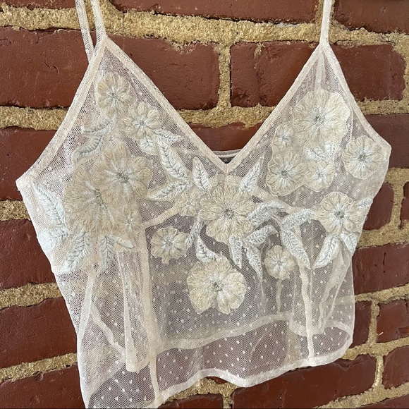 🛍ZARA | Embroidered Mesh Crop Top - Picture 2 of 3